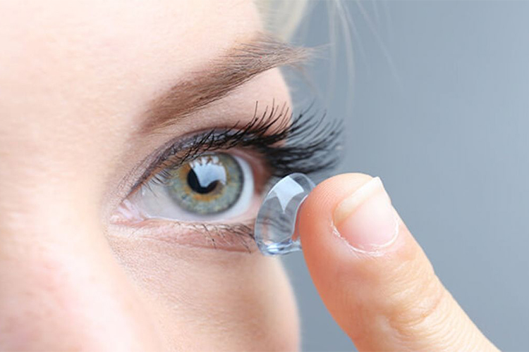 Makeup tips for people with glasses/ contact lenses.