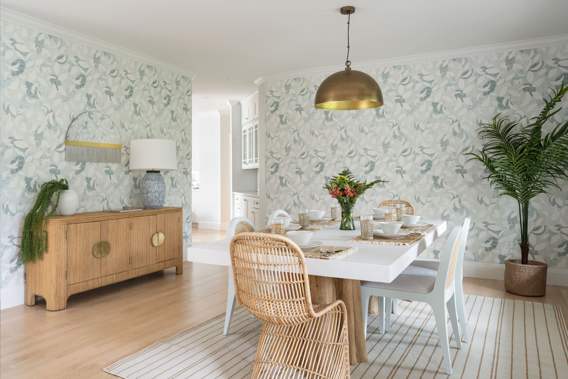 Dining Room Delight A Guide to Choosing the Perfect Wallpaper for Your Space
