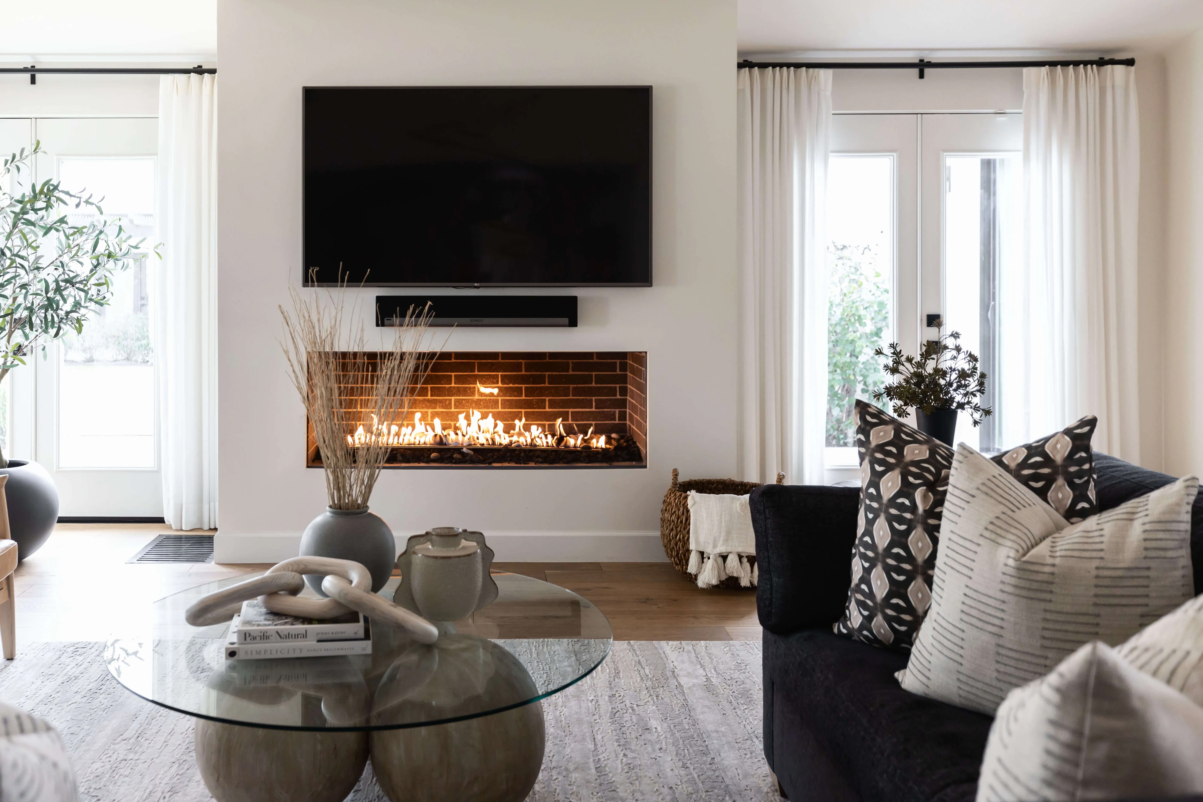 Savvy and Chic Modern Living Room Ideas on a Budget to Elevate Your Home